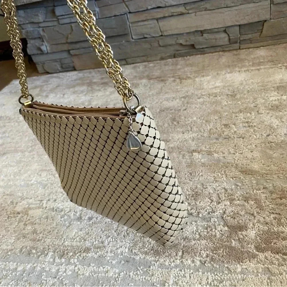 Whiting & Davis Vintage Mesh Metal Purse Shoulder Bag Gold Chain Strap - Picture 5 of 14